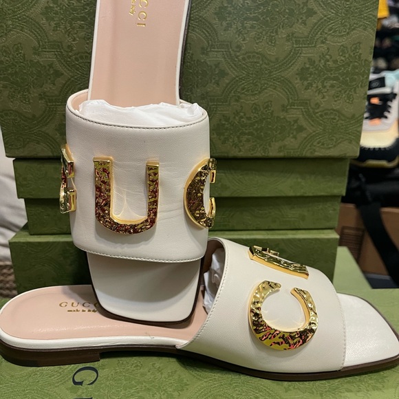 New Gucci white GG sandals - Picture 3 of 3